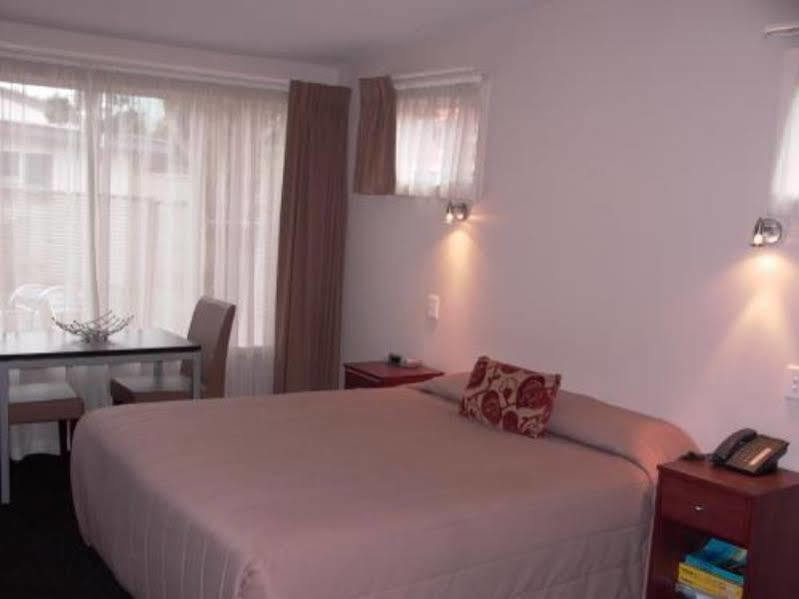540 On Great South Motel Оукланд Екстериор снимка